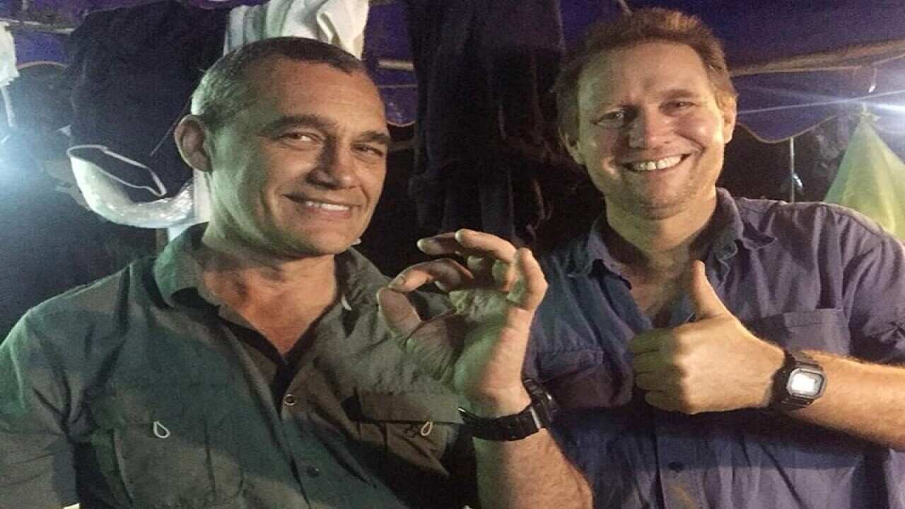 Australian doctor Richard Harris (R), Craig Challen