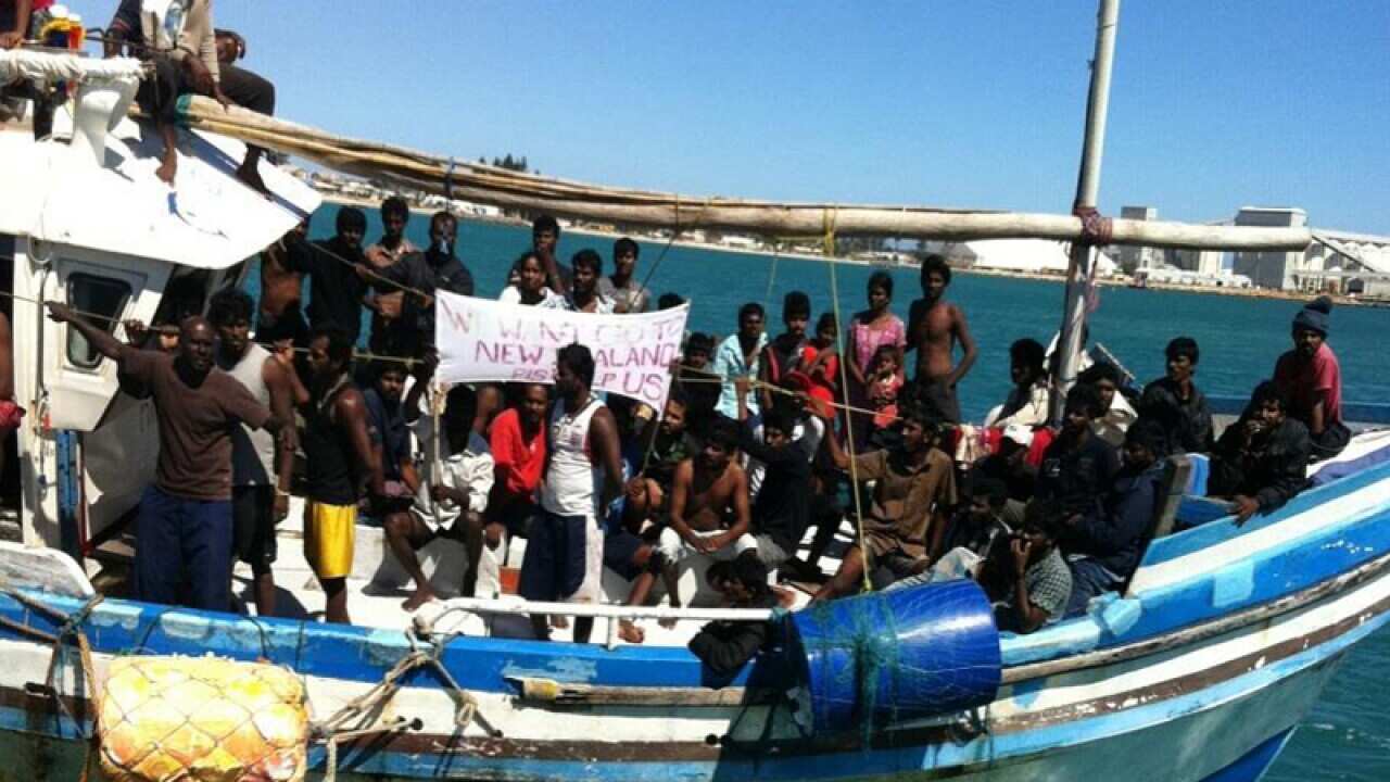Govt to review WA refugee boat arrival