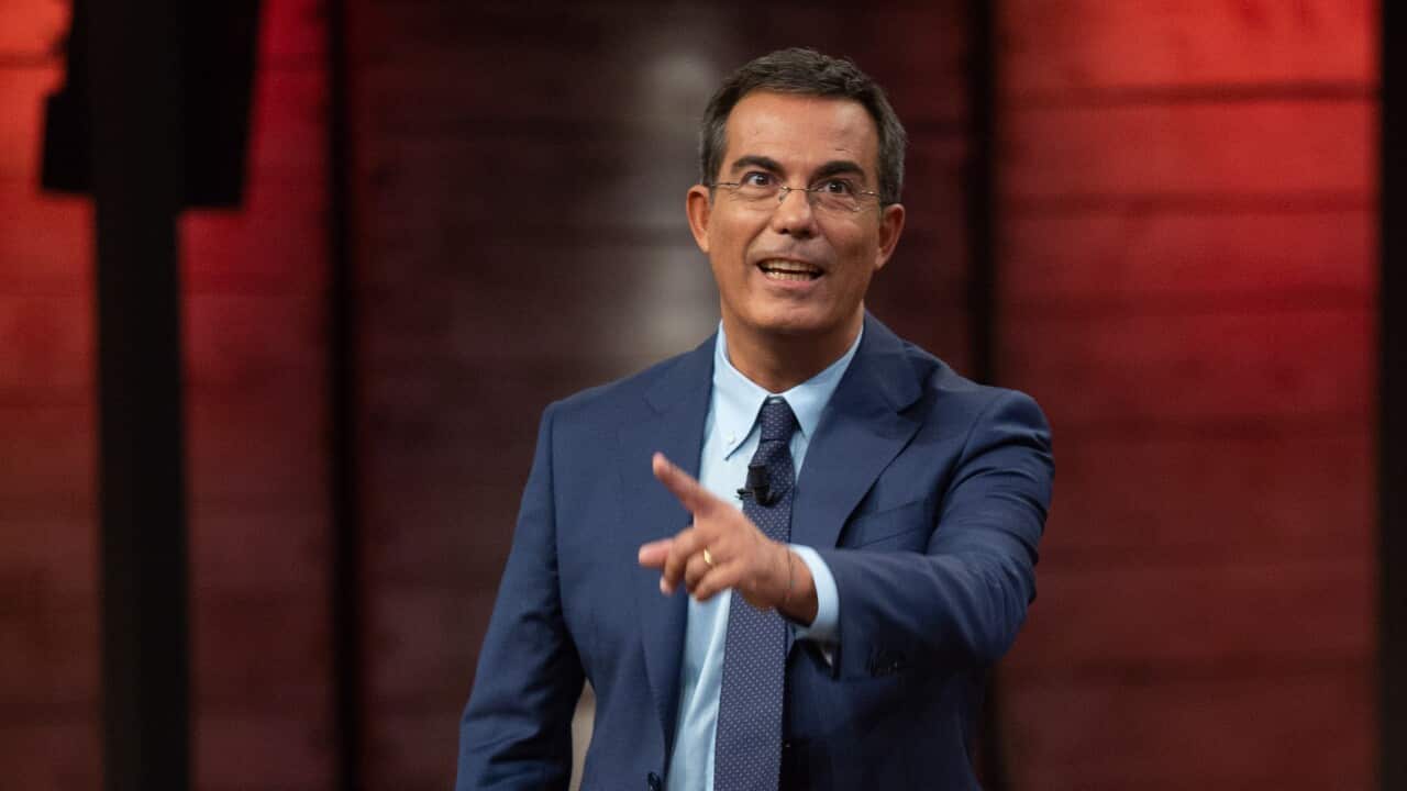 Giovanni Floris durante una puntata del suo programma La7 "di Martedì"