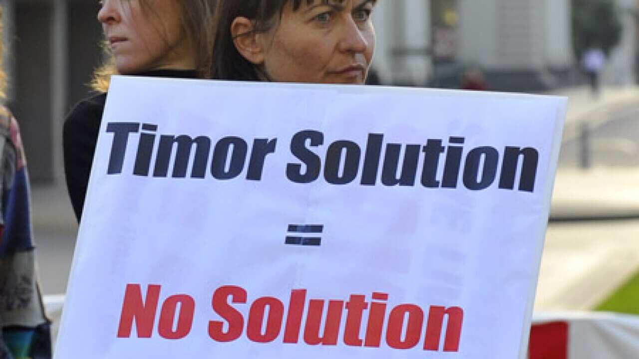 timor_solution_protest_100709_B_AAP_175354343