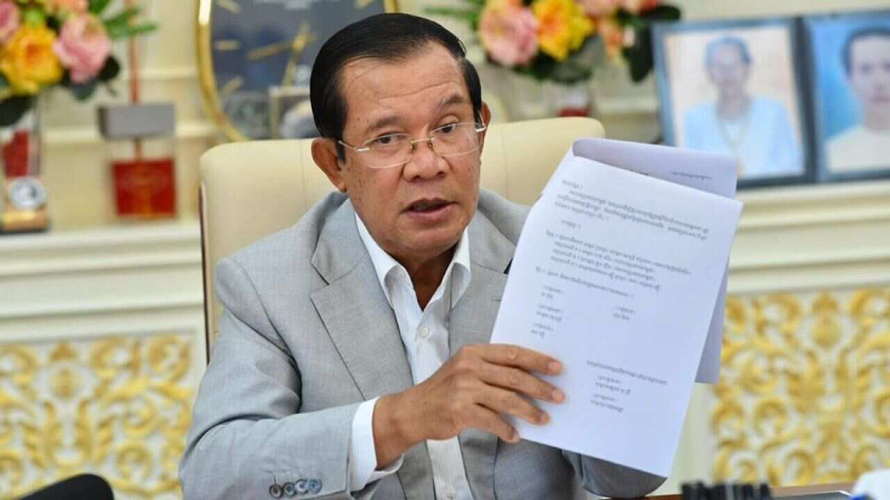Cambodia PM Hun Sen announces the reserve budget and golds in UK