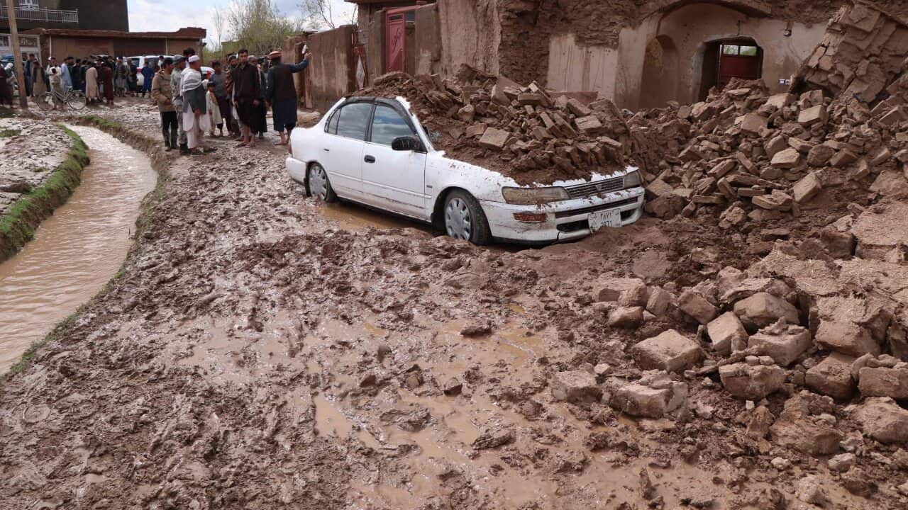 epaselect epa07470691 Afghan people survey their damaged houses after seasonal floods in Herat, Afghanistan, 29 April 2019. According to local reports, at least 24 villagers were killed while dozens injured or missing in flash floods in western province o