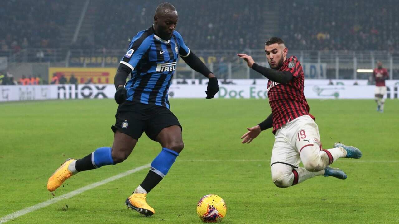 Il duello Lukaku-Theo Hernandez in un derby della Madonnina