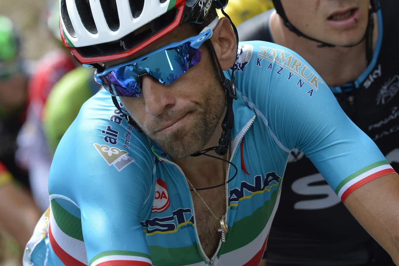 Descender... Can Vincenzo Nibali steal a march on the descent of the Col de Manse?