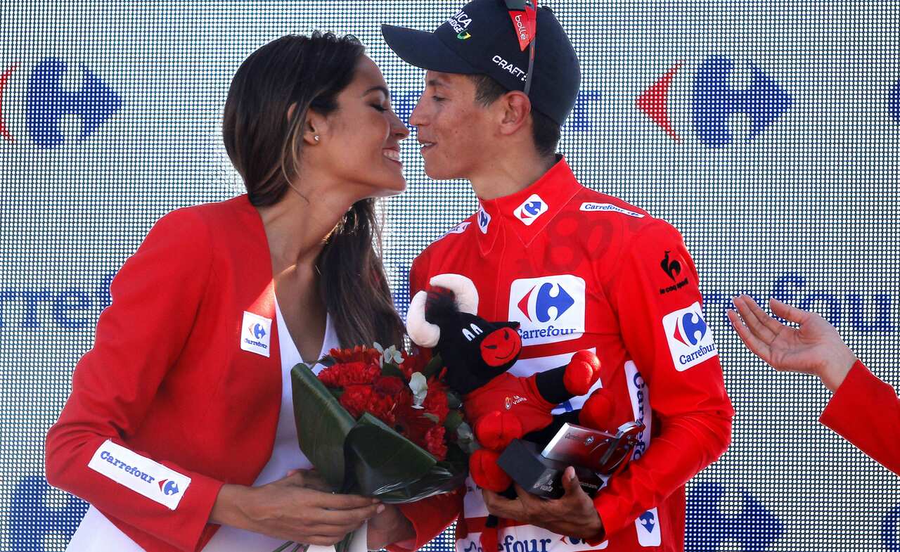 Another day, another smooch, another jersey...