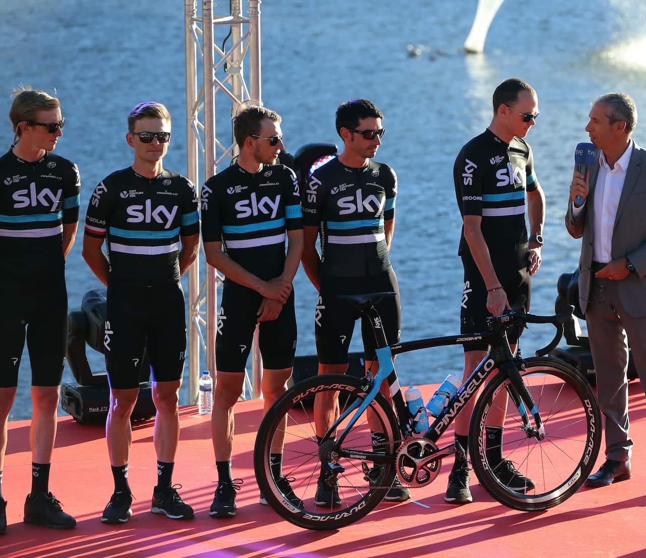2016 Vuelta a Espana team presentation