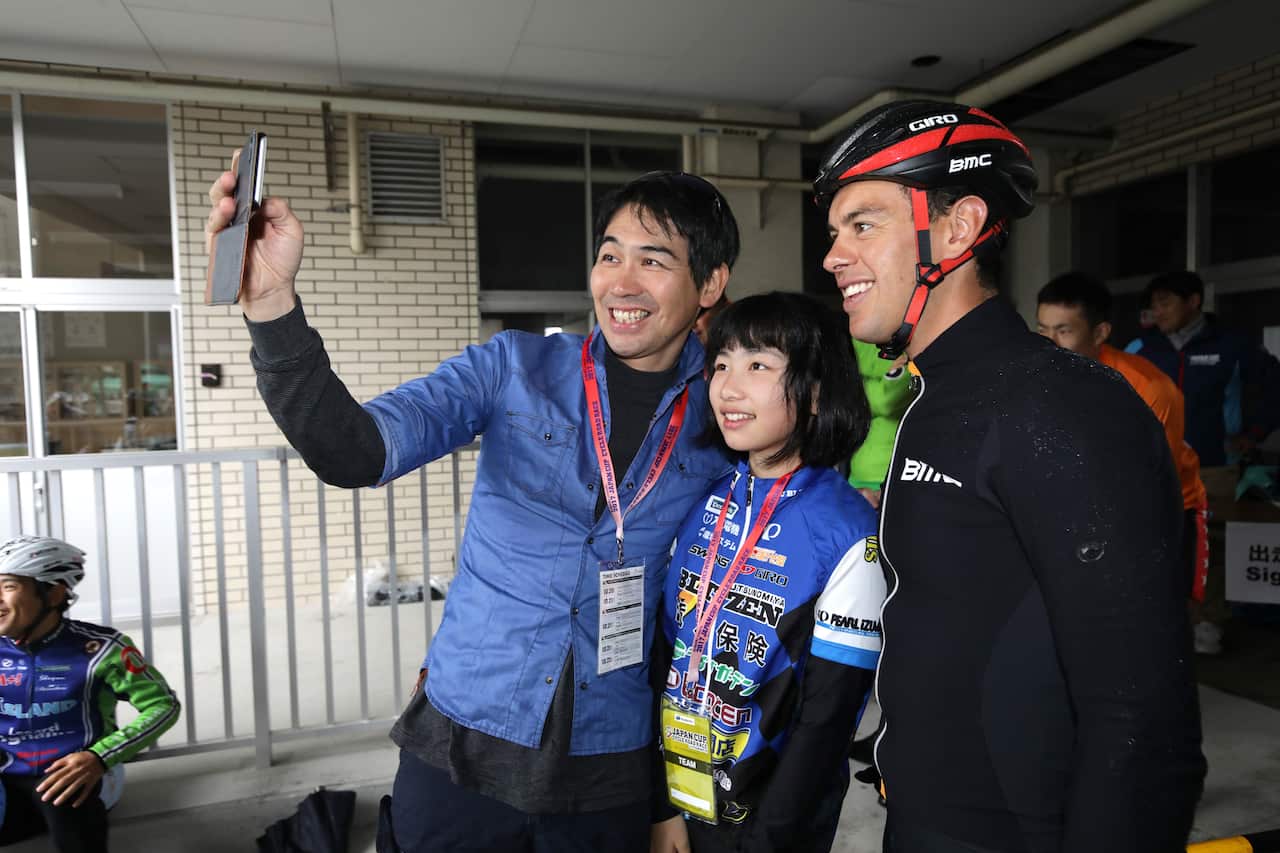 Richie Porte meets some fans (Getty)
