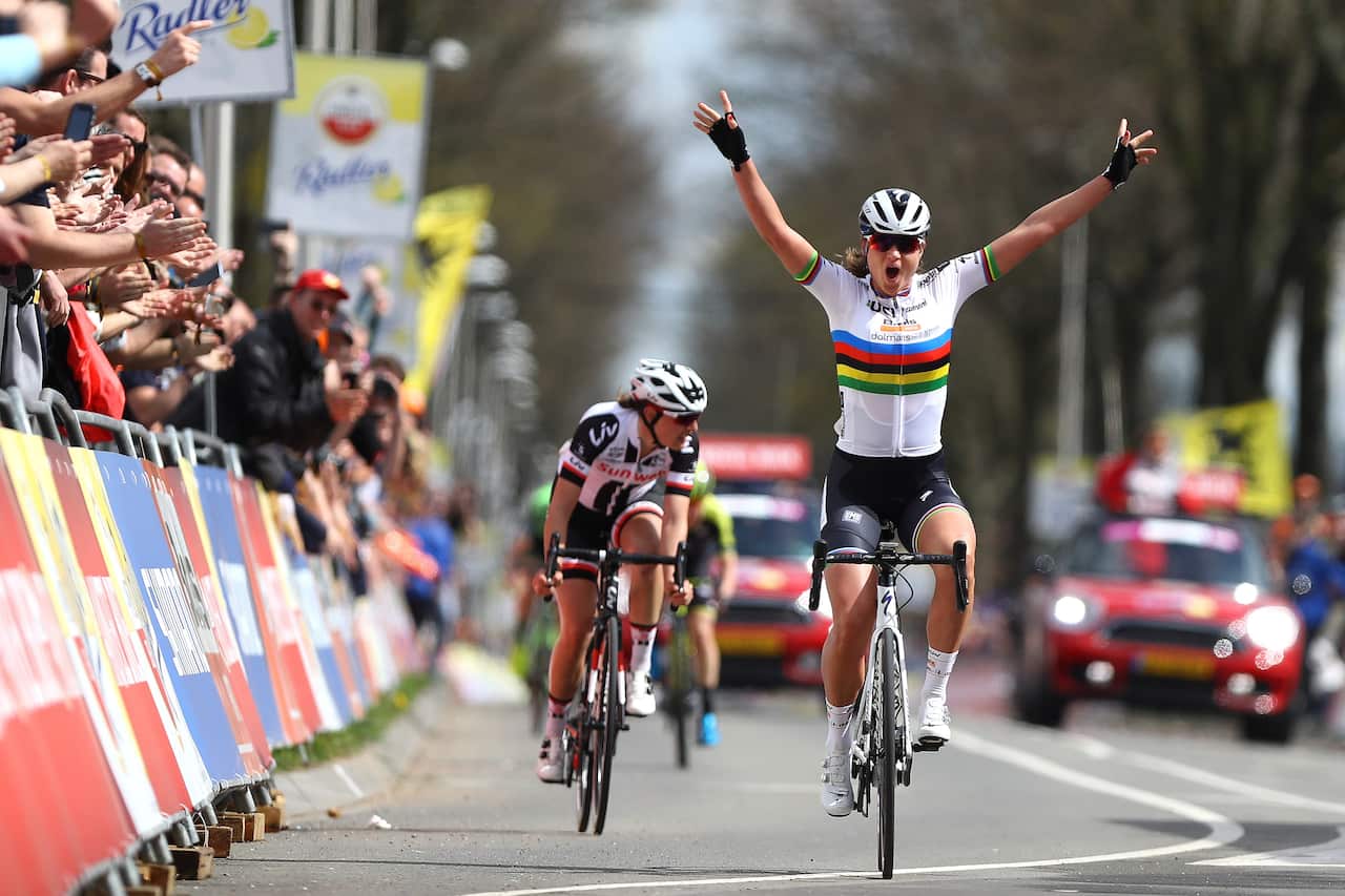 Chantal Blaak (Boels Dolmans) celebrates victory in the 2018 Amstel Gold Race (Photo by Dan Istitene/Getty Images)