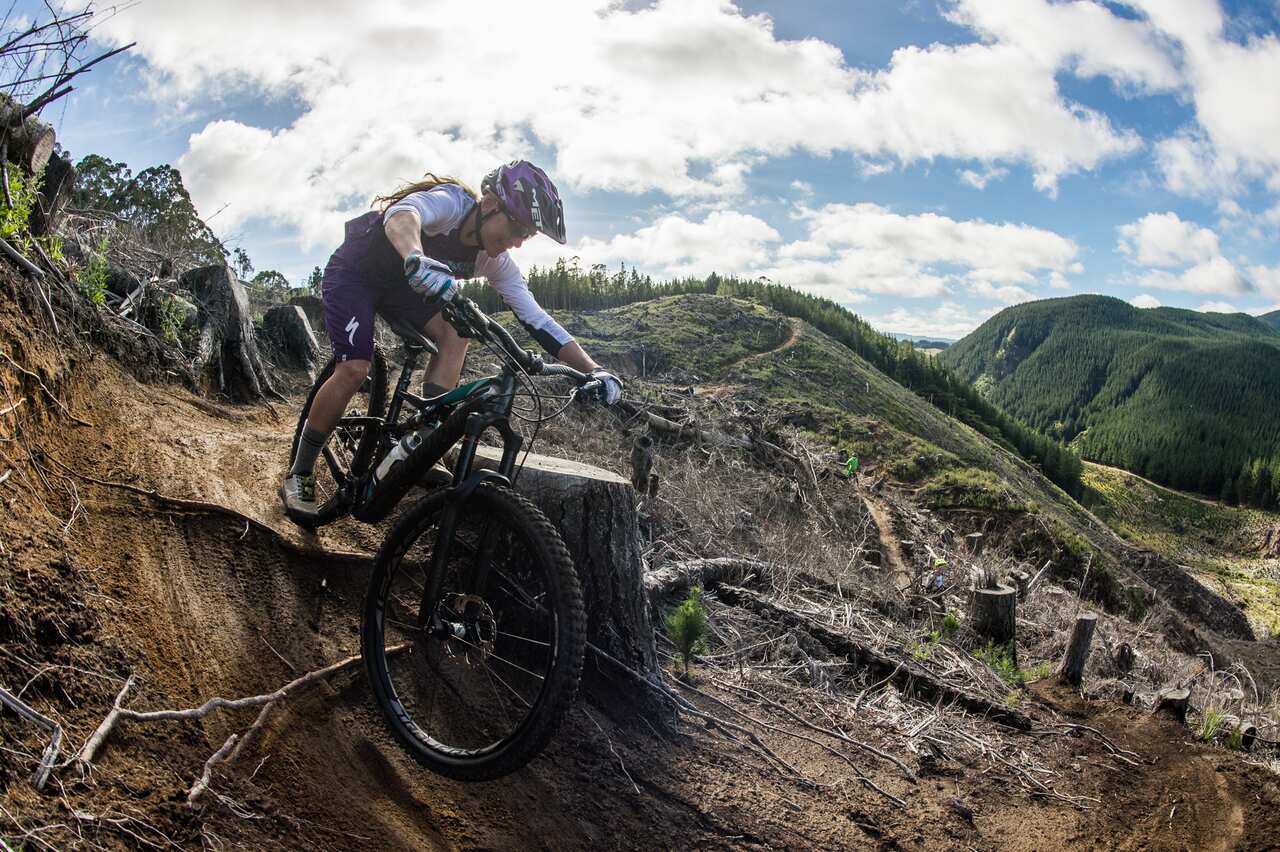 Hannah Barnes rides the new Specialized Rhyme