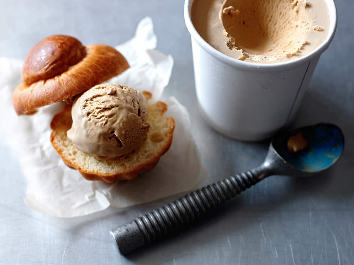 One step no-churn coffee ice cream from Nigellissima