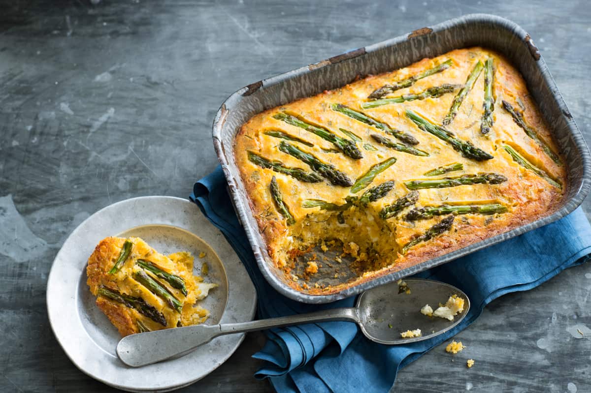 Asparagus, polenta and feta pie (kourkouto)
