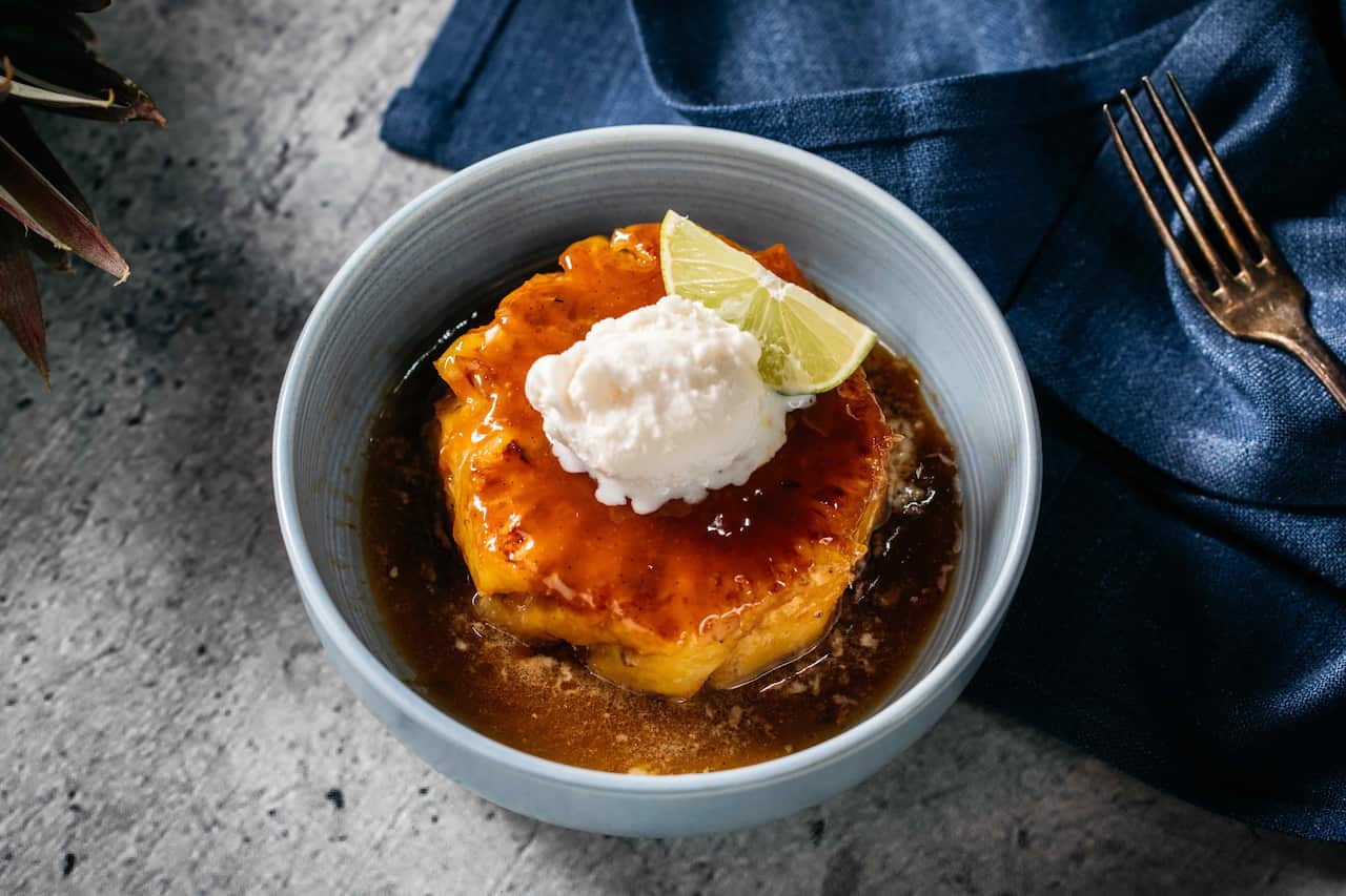 Grilled pineapple with coconut rum caramel