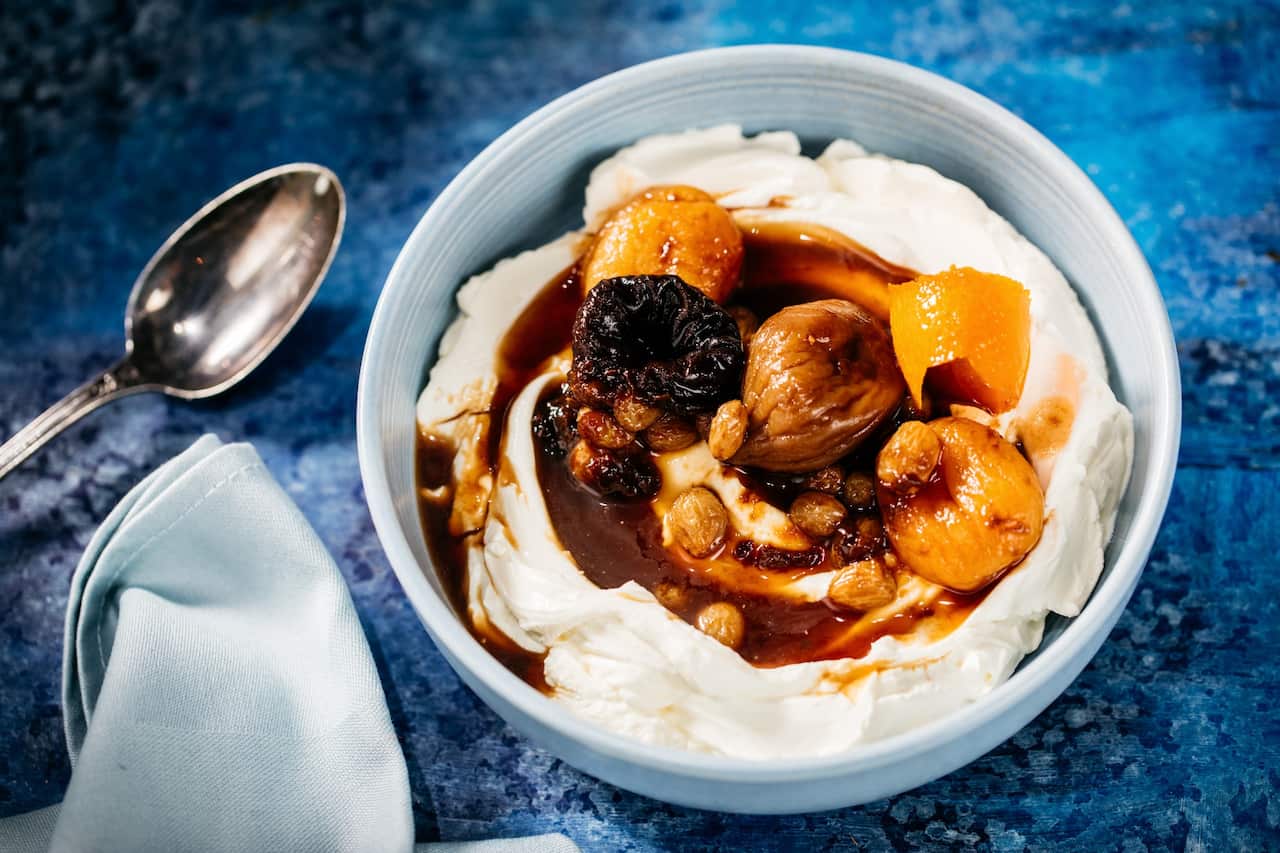 Labne with spiced fruits in brown sugar