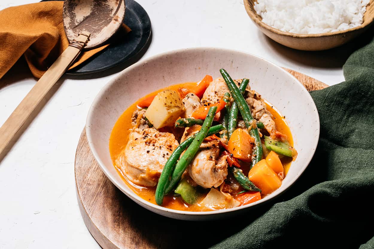Filipino chicken and tomato stew - aka Kinamatisang manok