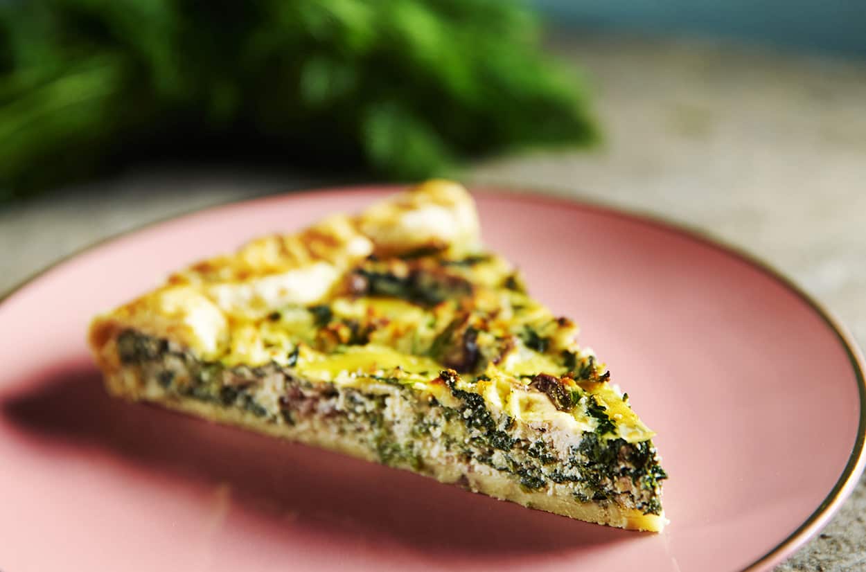 Spinach and Kalamata olive tart (Tarta spanaki) 