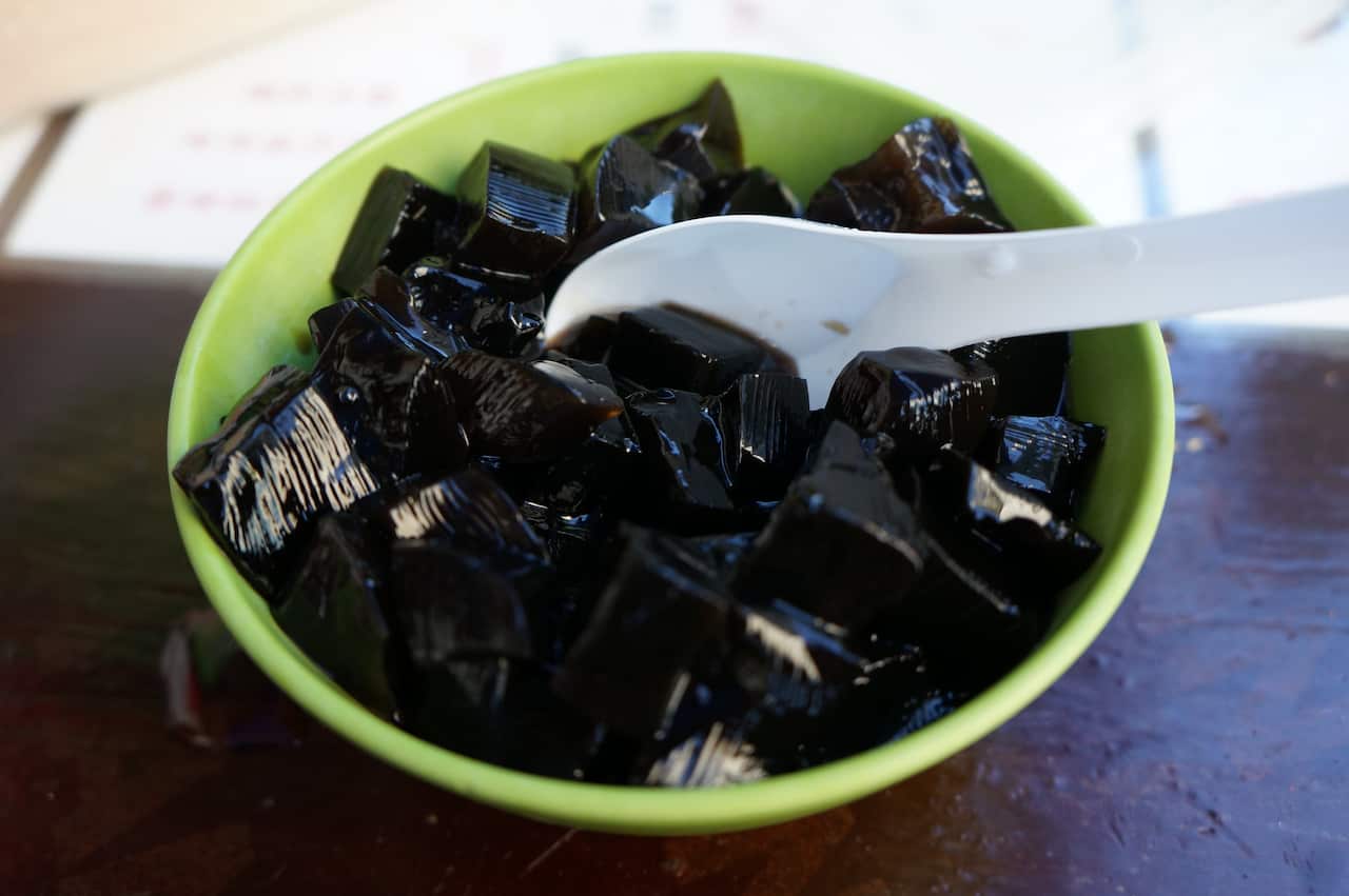 Grass jelly cut up in cubes