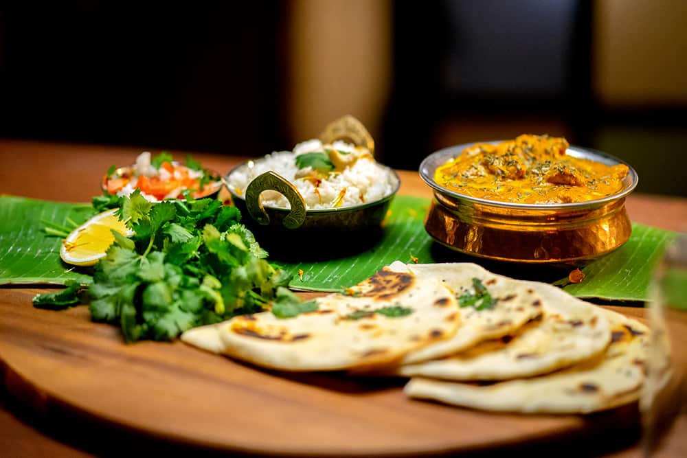 Tikka butter chicken with naan