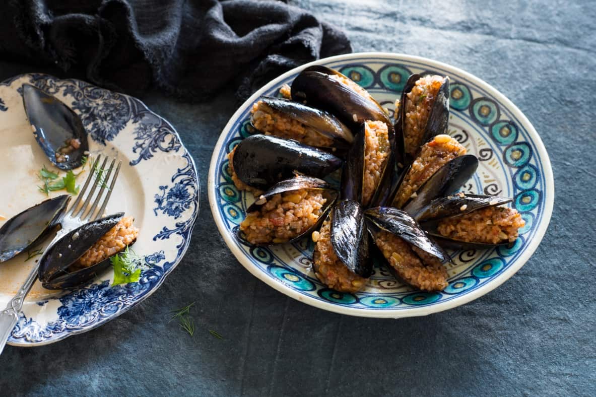 Aromatic rice-stuffed mussels (midye dolma)