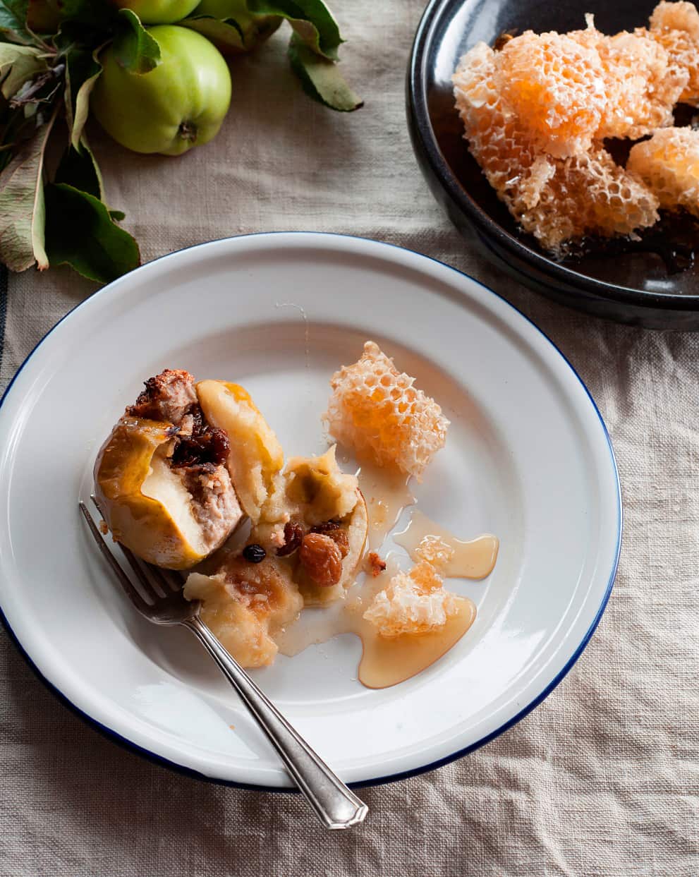 Baked apples with marzipan