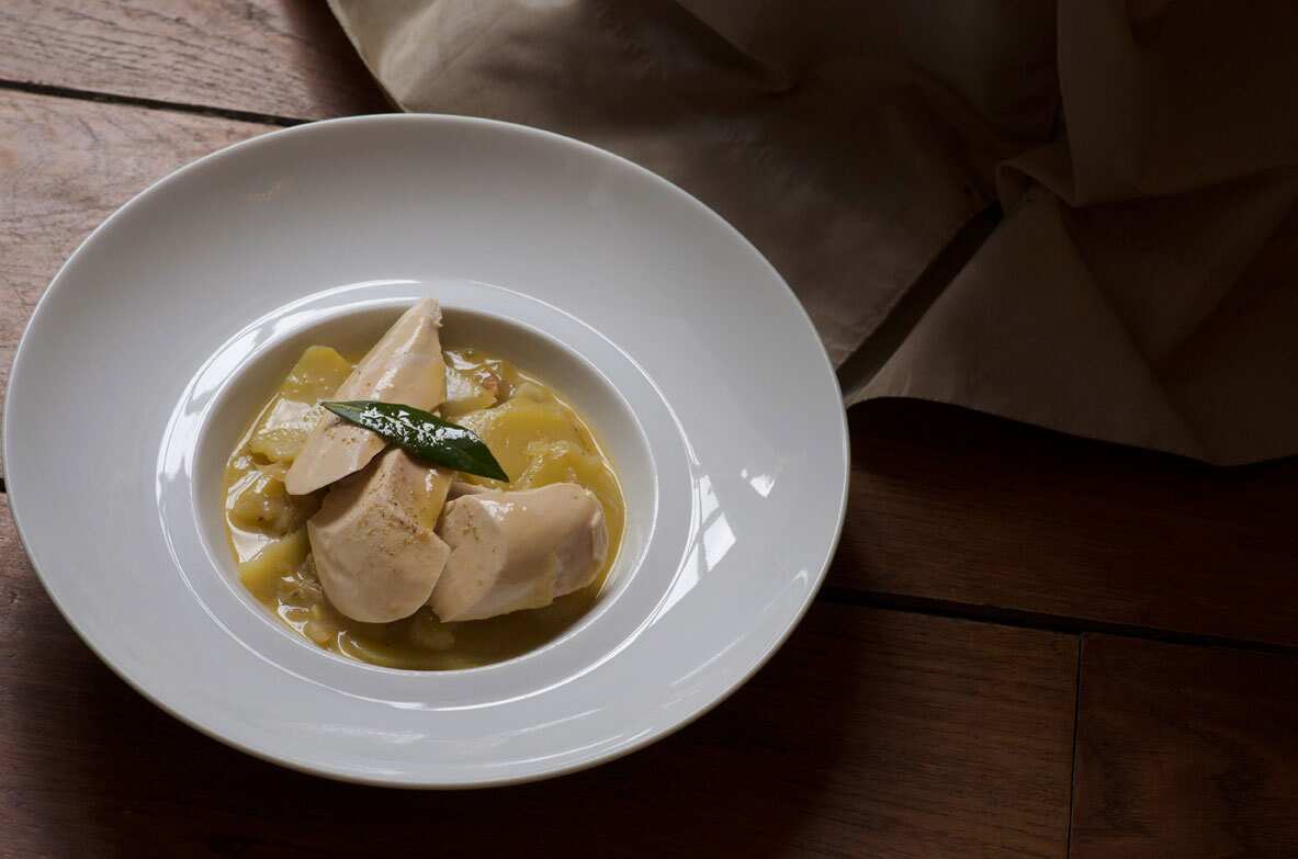 Bresse chicken in yellow wine