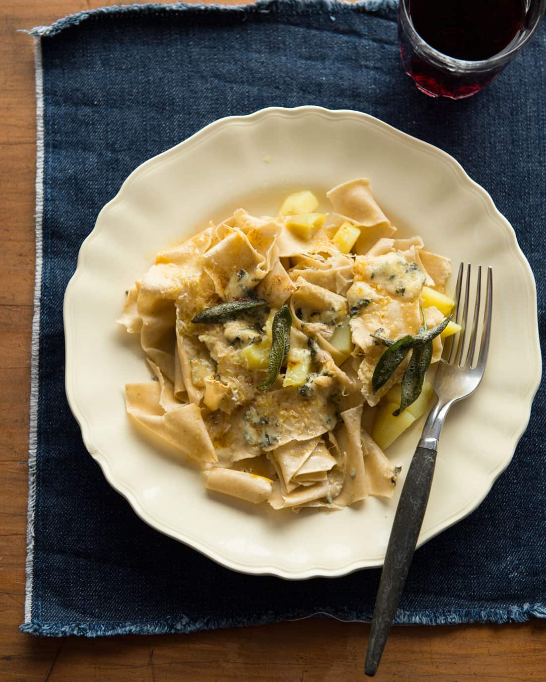 Buckwheat pasta with potato, gorgonzola and sage