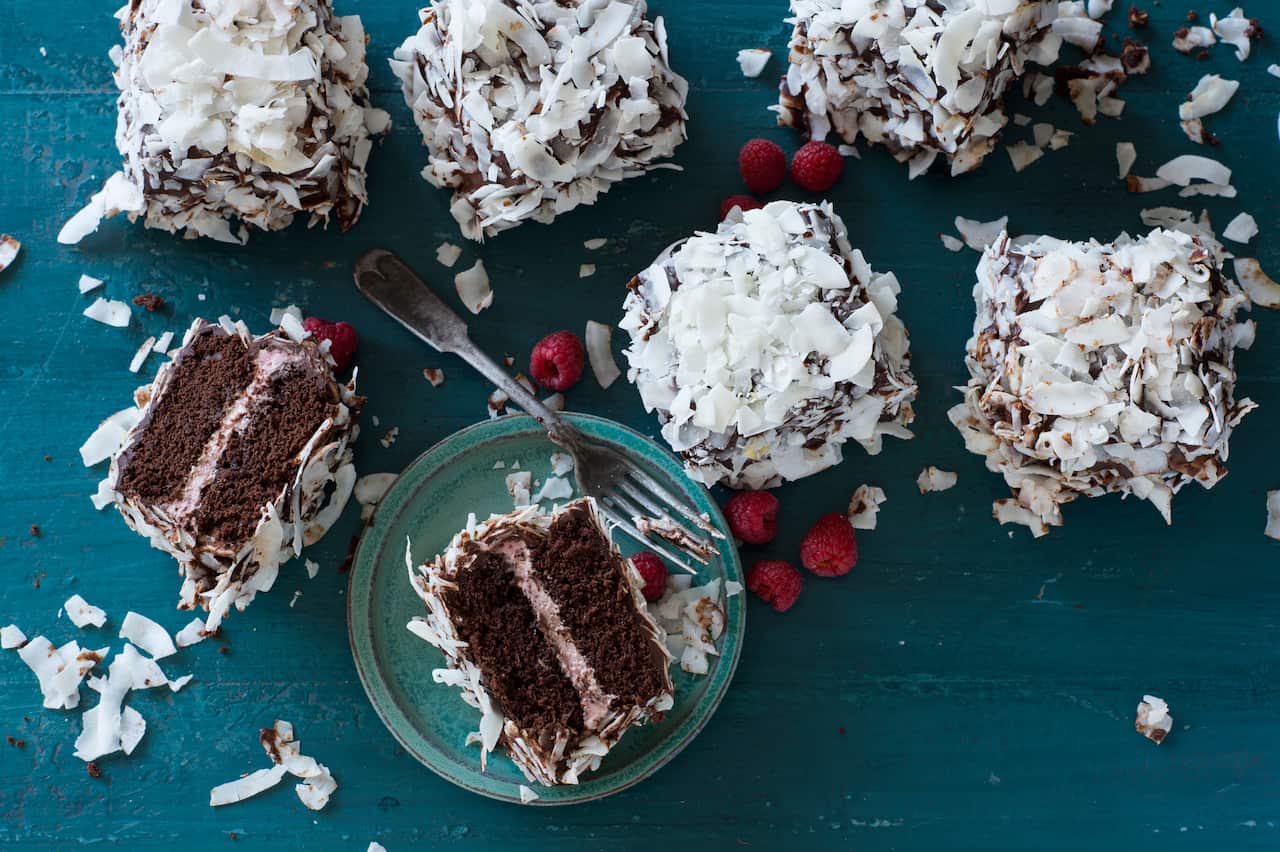 chocolate and raspberry lamingtons