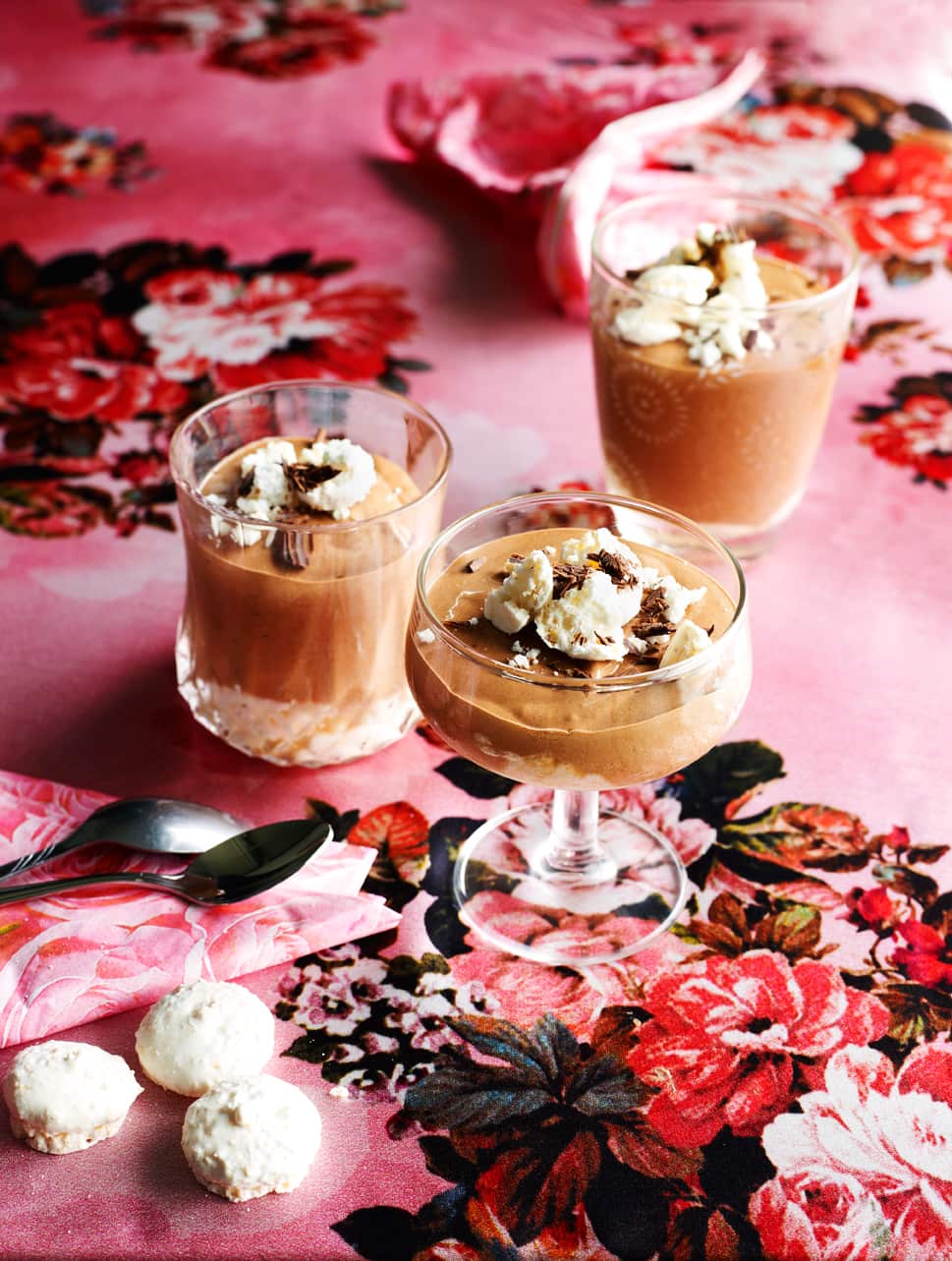 Chocolate pots with macarons (Saint-Emilion au chocolat)