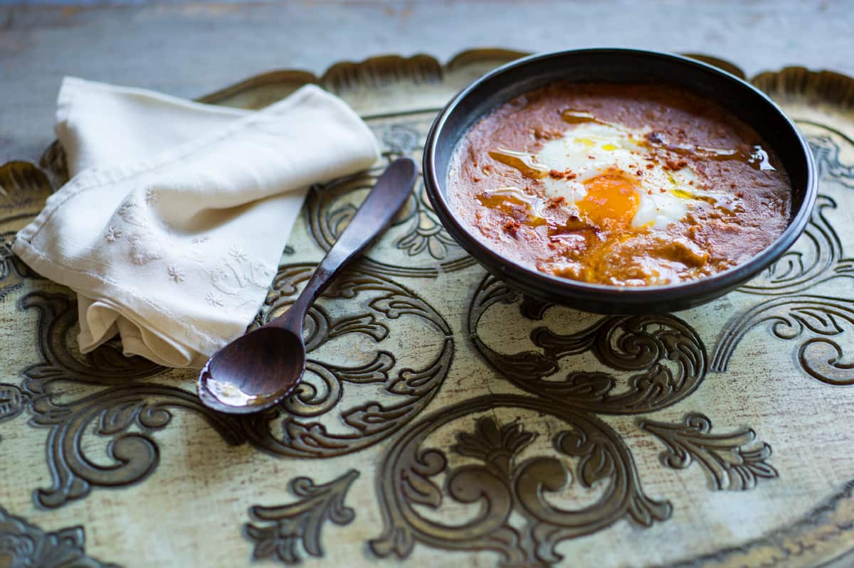 Garlic soup (sopa de ajo)