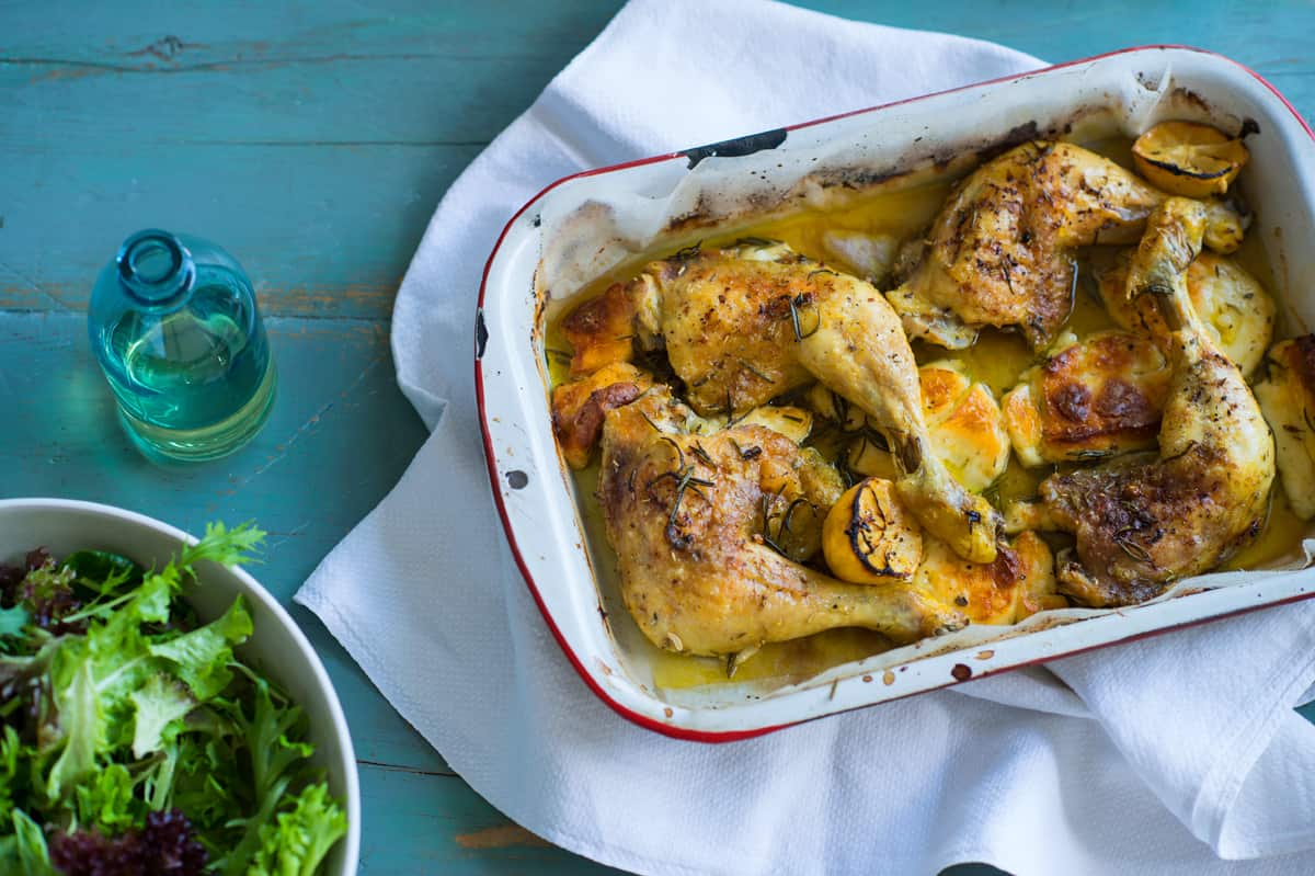 Baked chicken with haloumi (kotopolulo sto fourno me haloum)