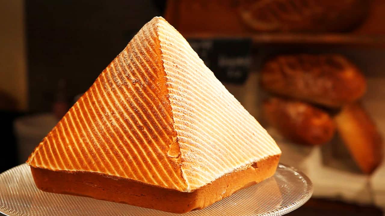 Lime curd pyramid with coriander jelly