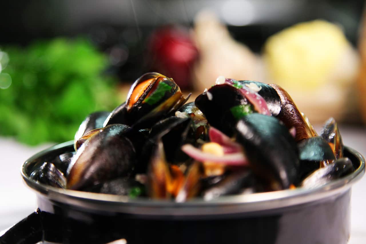Mussels with cultured butter