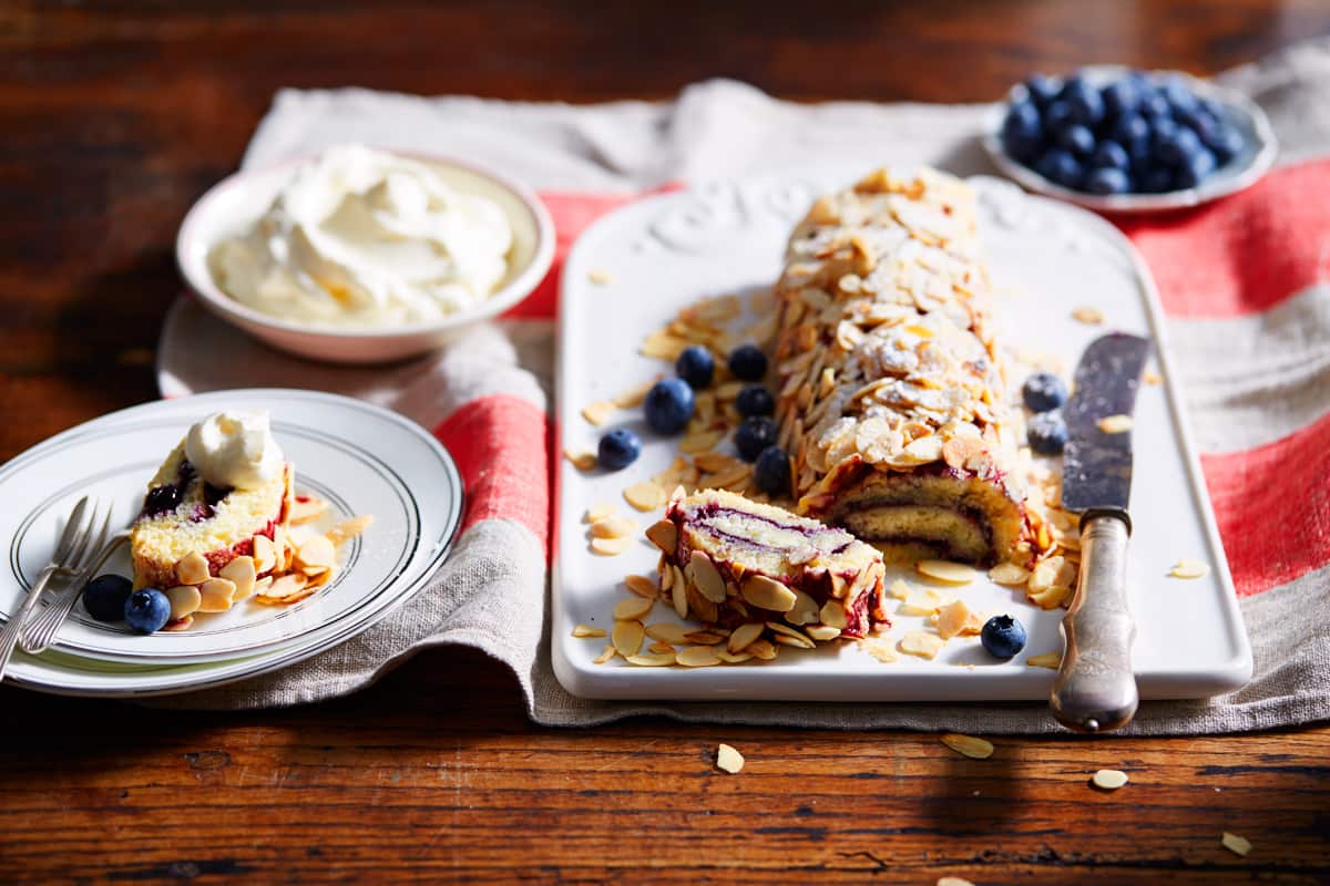 Rolled Savoy sponge with blueberries (biscuit de Savoie roulé aux myrtilles)