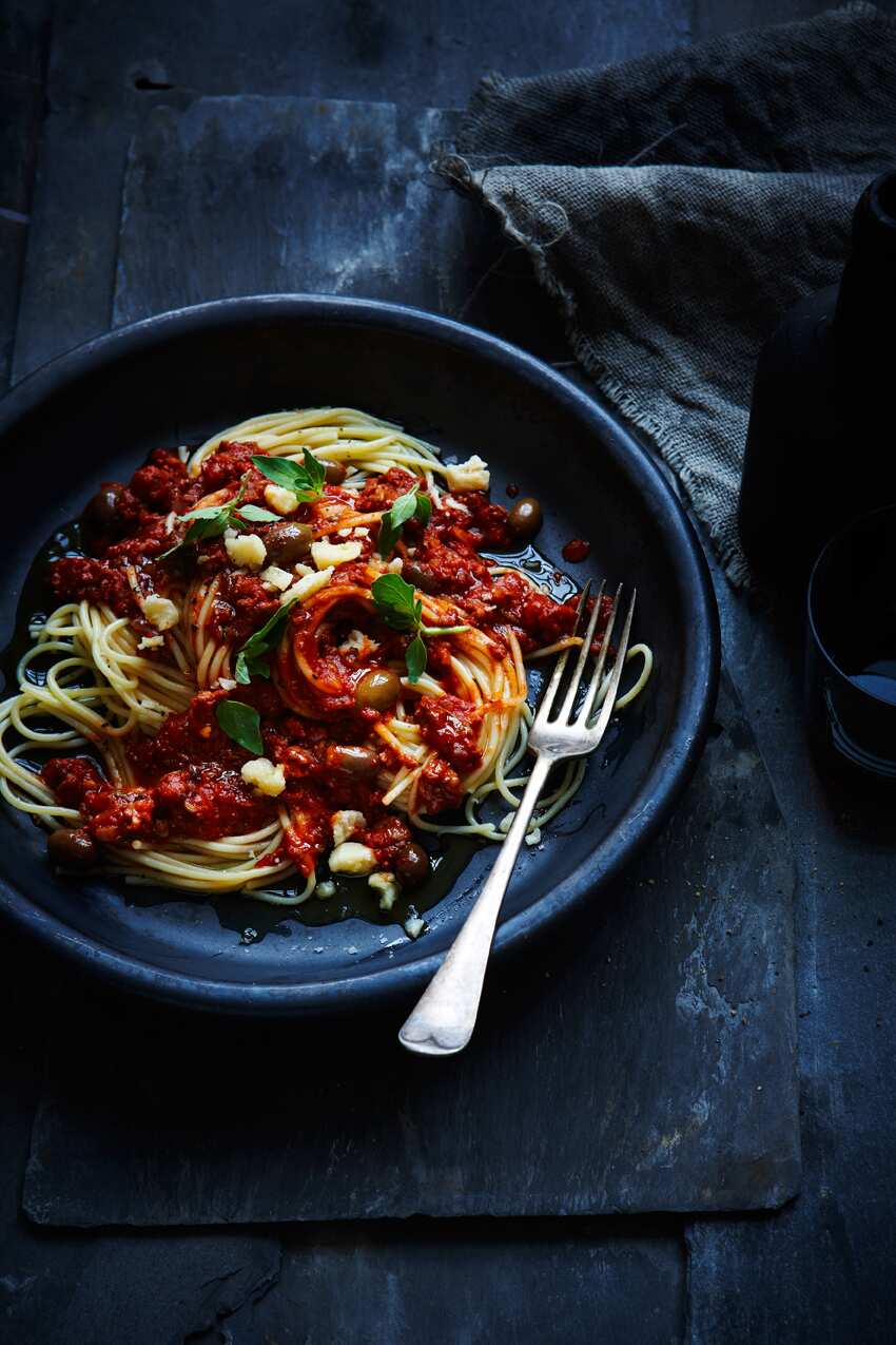 Spaghetti with Italian sausage, Ligurian olives and oregano