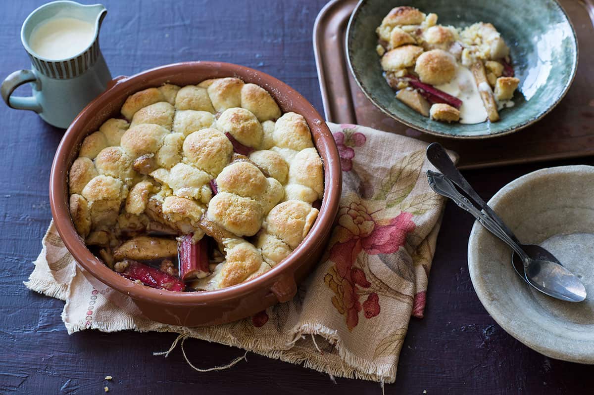 Pear and rhubarb cobbler