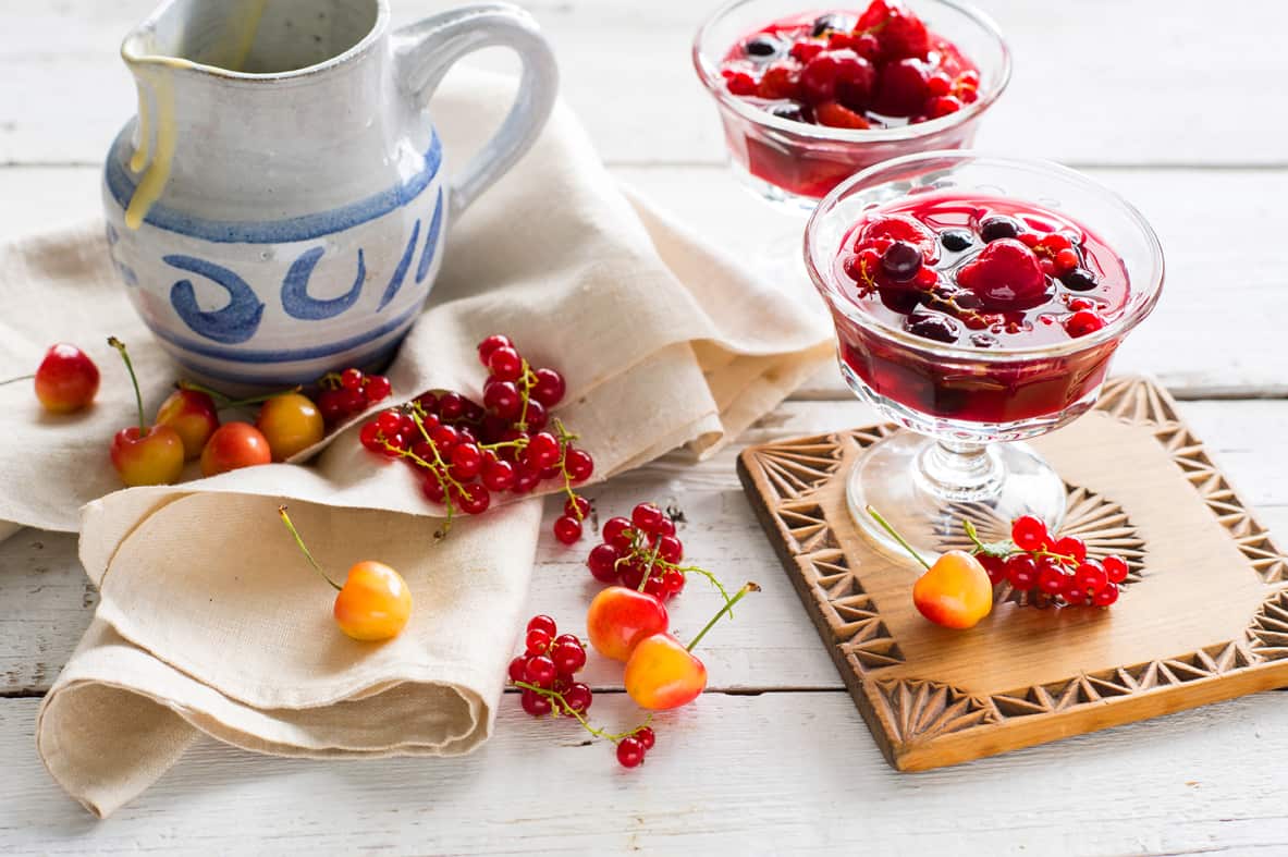 Red berry pudding (rote grütze)