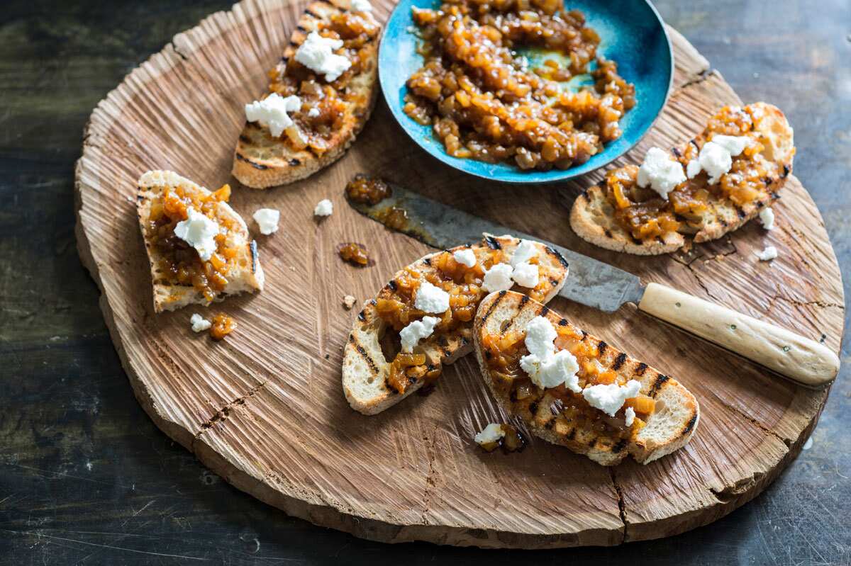 Spiced glazed onion and goat's cheese bruschetta