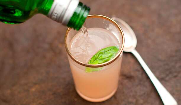White-Peach,-Gin-and-Basil-Cocktails.jpg
