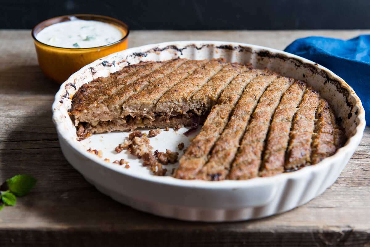 Baked kibbeh (kibbeh bil sayneeyeh)