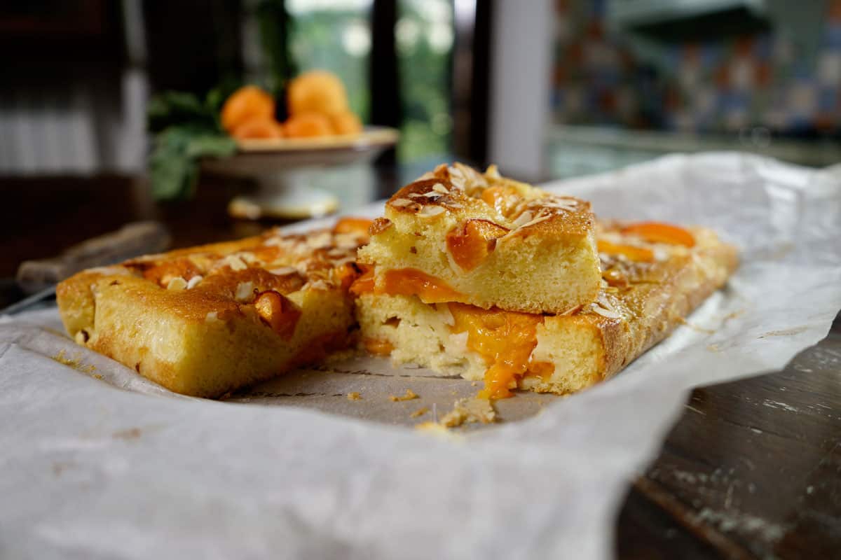 Apricot and olive oil cake 