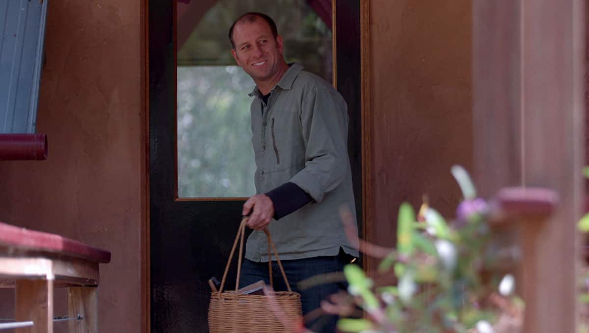 Adrian Iodice natural beekeeping