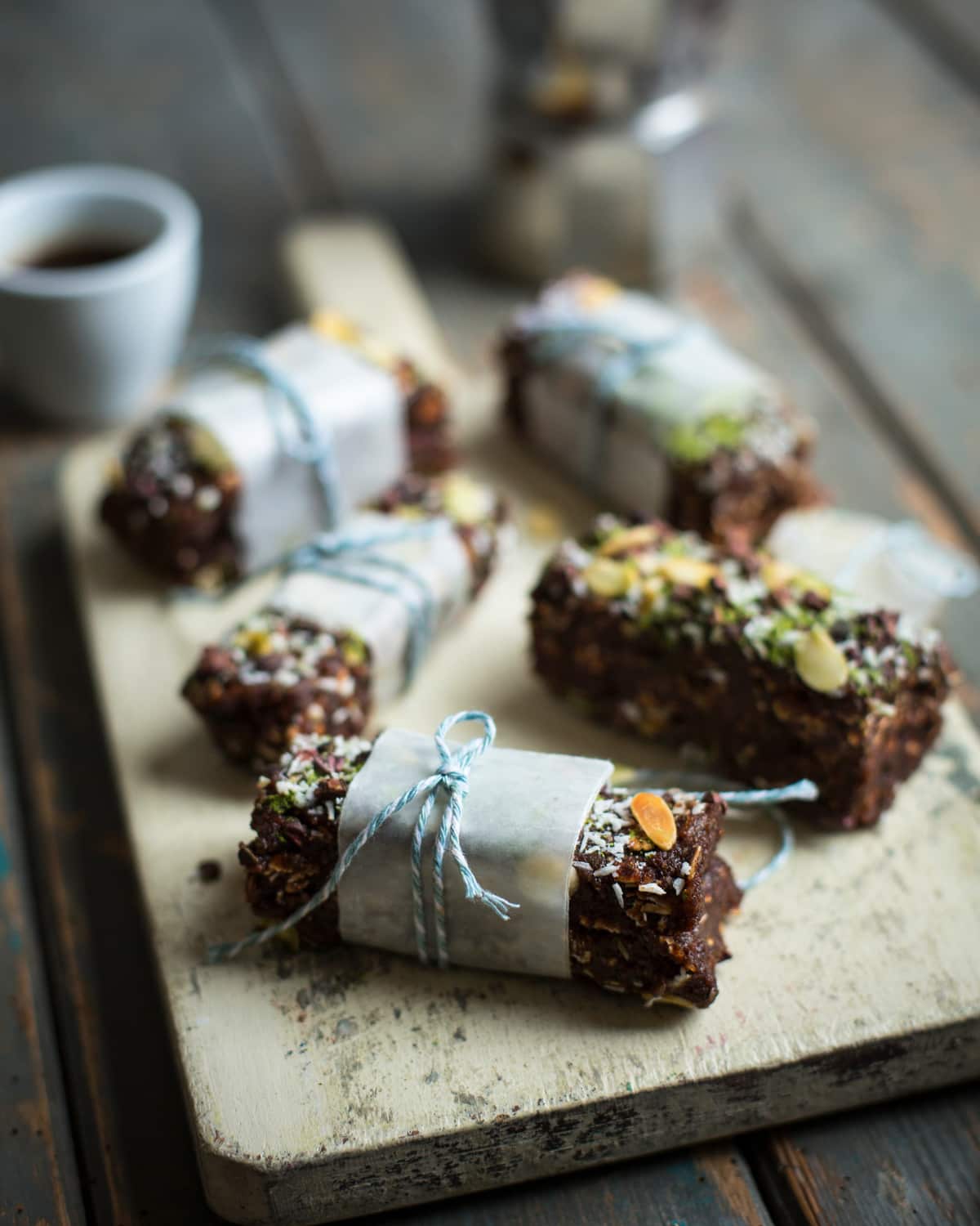 Almond breakfast bars