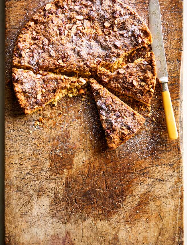 Almond crumb biscuit (fregolotta)