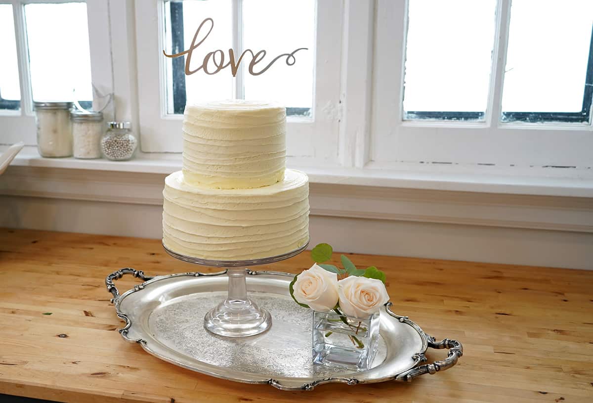 Classic wedding cake