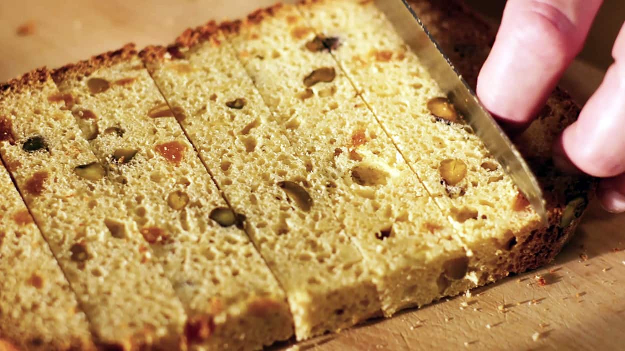 apricot-and-pistachio-panettone.jpg