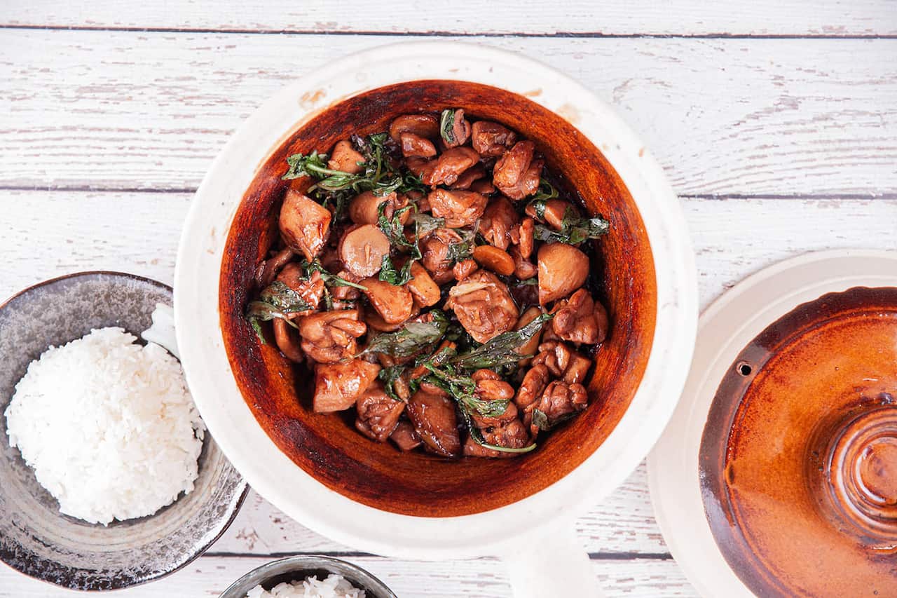 Three cup chicken (San bei ji)