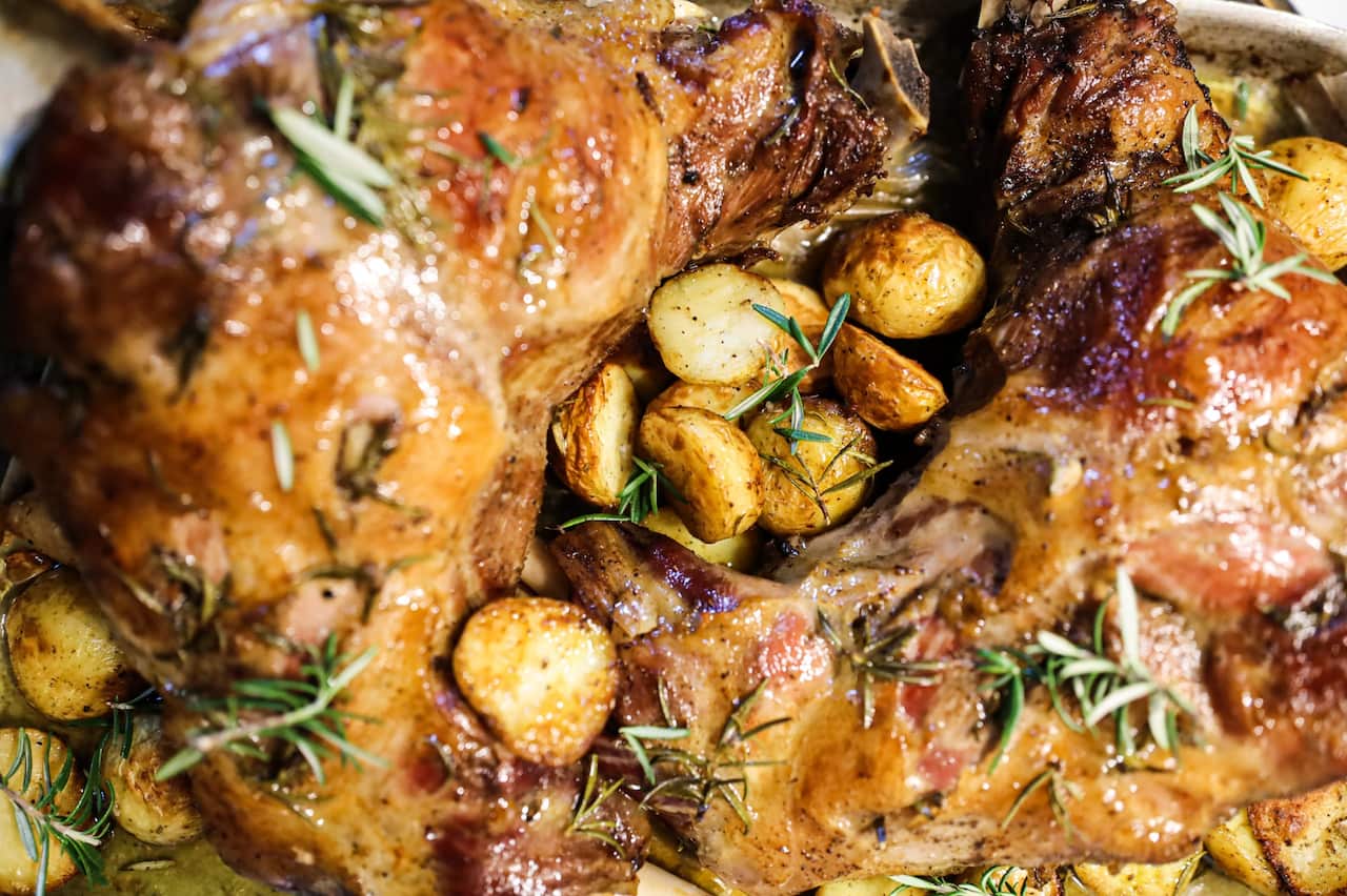 Roast lamb with potatoes