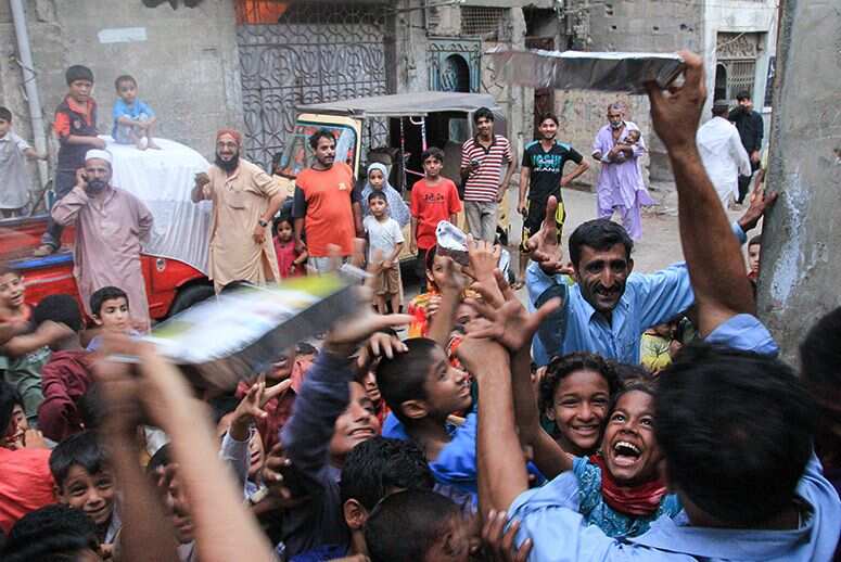 Food for Thought distribution in Karachi