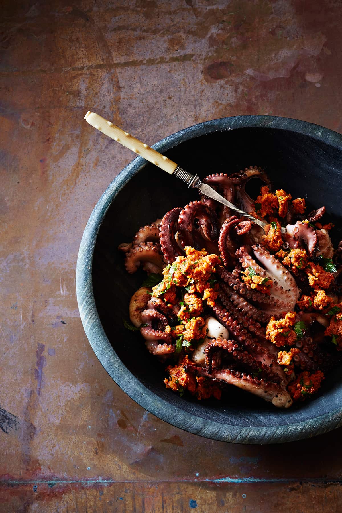 Barbecued octopus with tahini sauce (izgarada ahtapot)