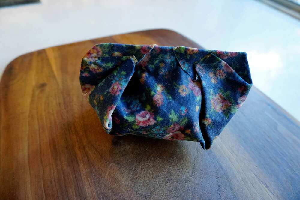 How to fold beeswax paper like a dumpling