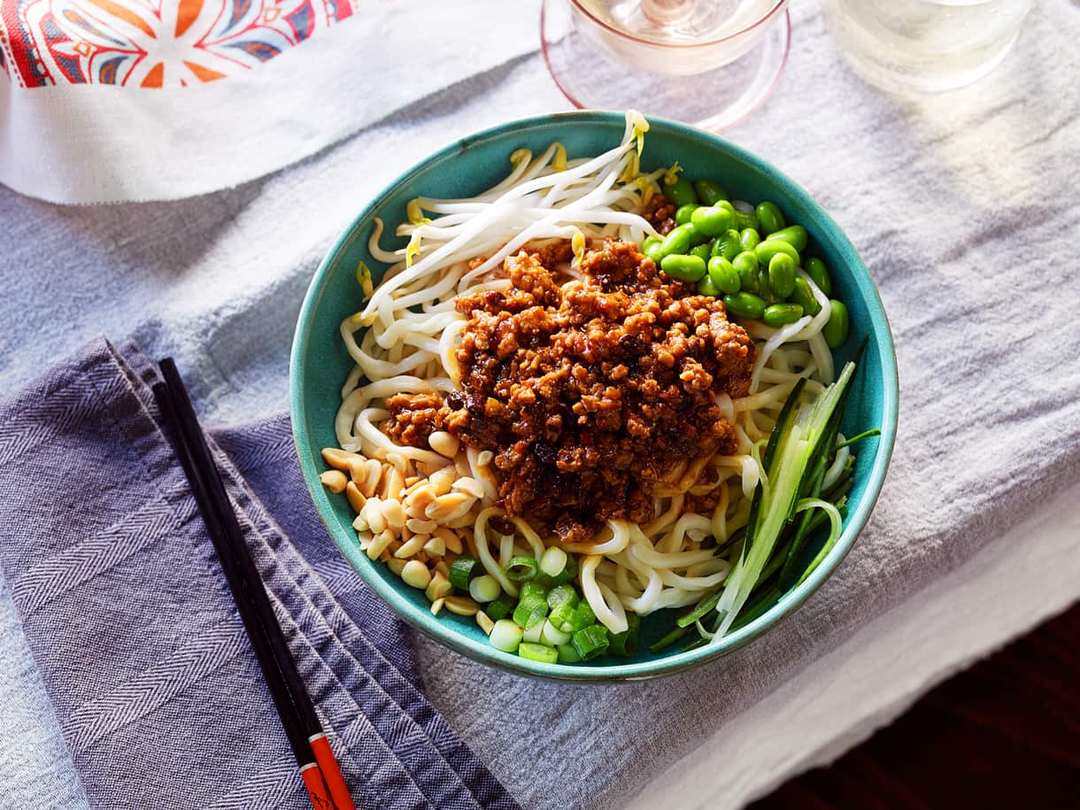Spicy pork noodles 